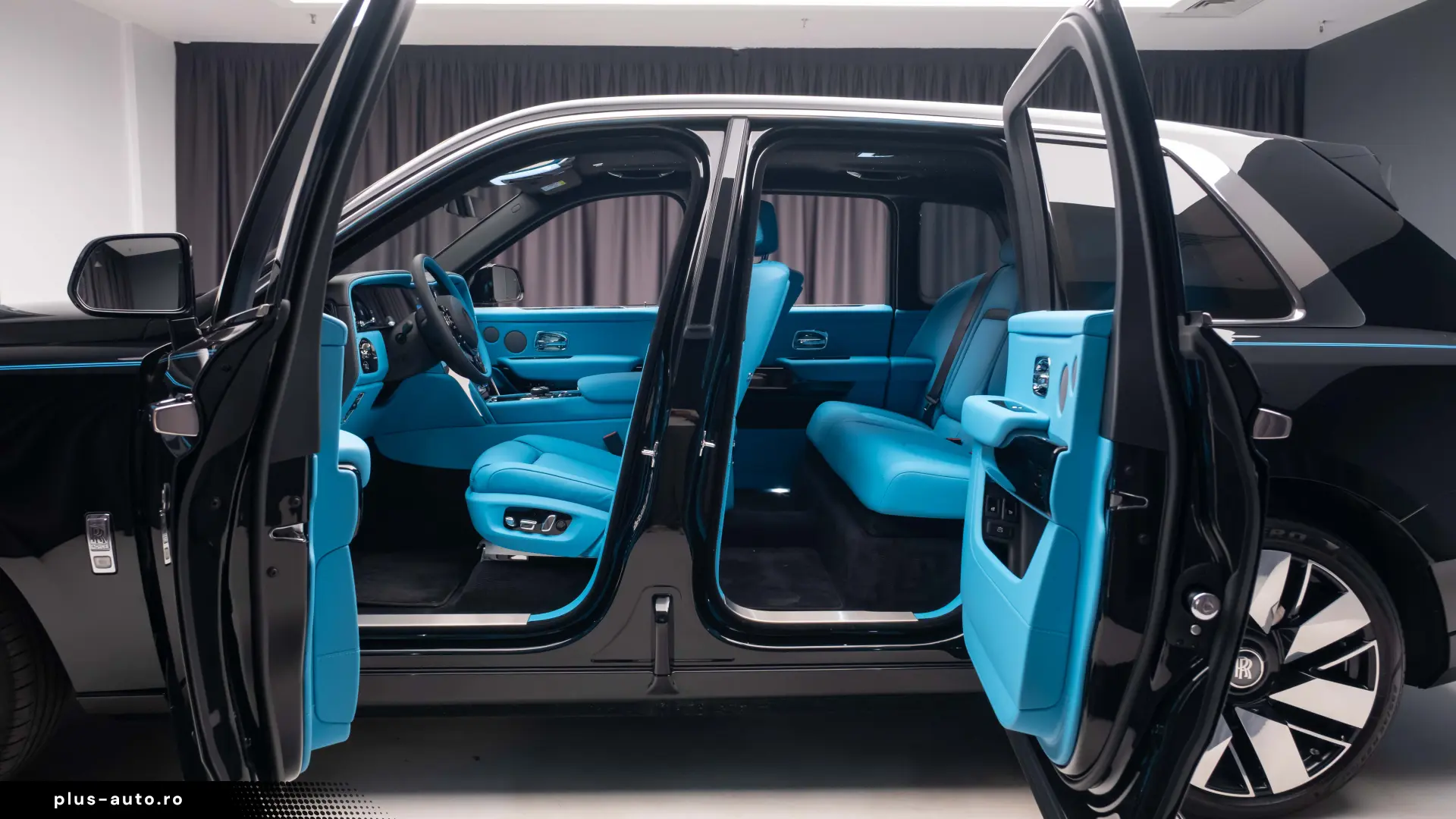 2026 Rolls Royce Cullinan Silver Badge