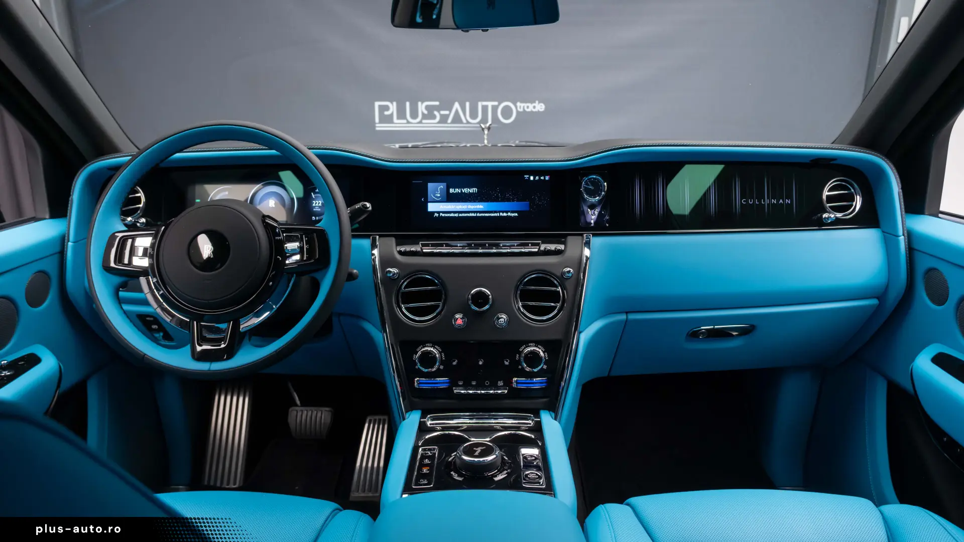2026 Rolls Royce Cullinan Silver Badge
