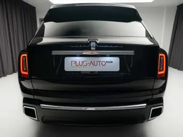 2026 Rolls Royce Cullinan Silver Badge