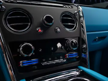 2026 Rolls Royce Cullinan Silver Badge