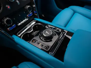 2026 Rolls Royce Cullinan Silver Badge