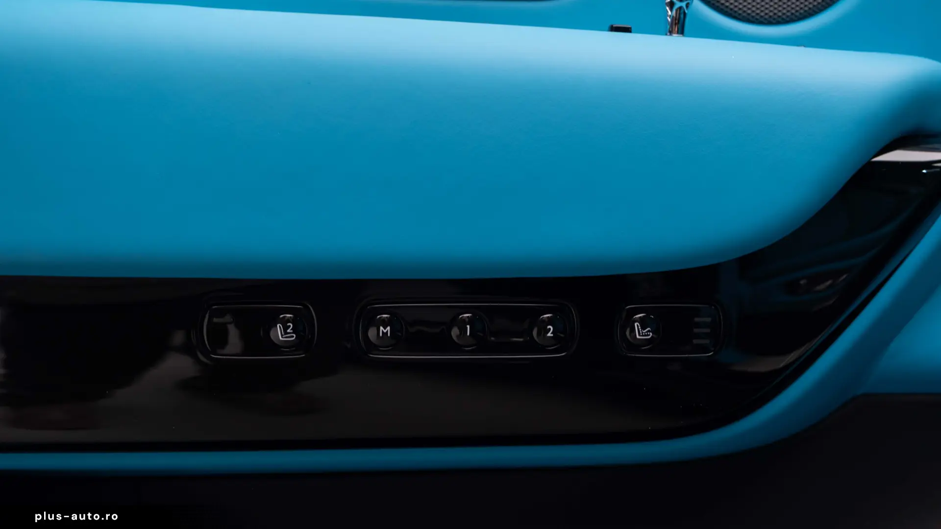 2026 Rolls Royce Cullinan Silver Badge