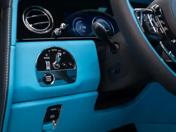 2026 Rolls Royce Cullinan Silver Badge