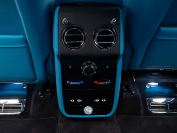 2026 Rolls Royce Cullinan Silver Badge