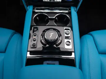 2026 Rolls Royce Cullinan Silver Badge