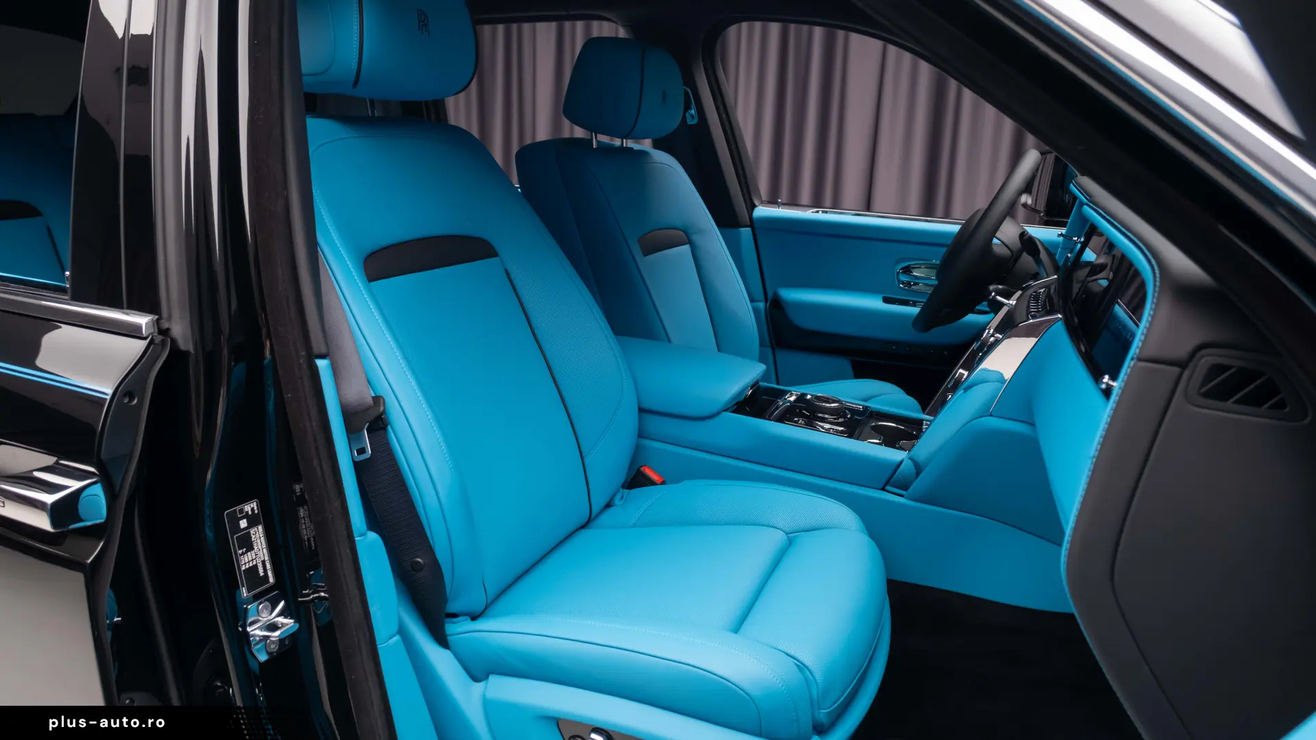 2026 Rolls Royce Cullinan Silver Badge