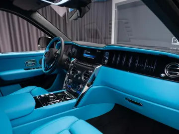 2026 Rolls Royce Cullinan Silver Badge