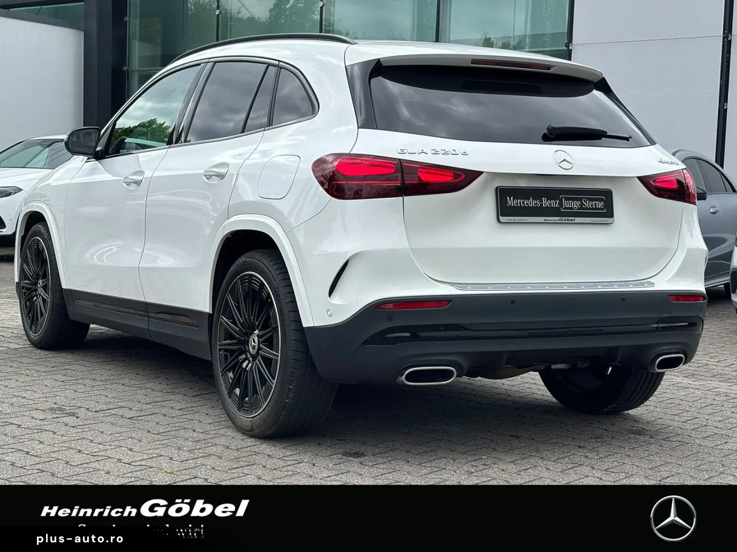 MERCEDES-BENZ GLA 220 d 4M AMG PANO AHK DISTRONIC 36&hellip;