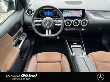 MERCEDES-BENZ GLA 220 d 4M AMG PANO AHK DISTRONIC 36…