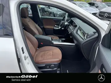 MERCEDES-BENZ GLA 220 d 4M AMG PANO AHK DISTRONIC 36…
