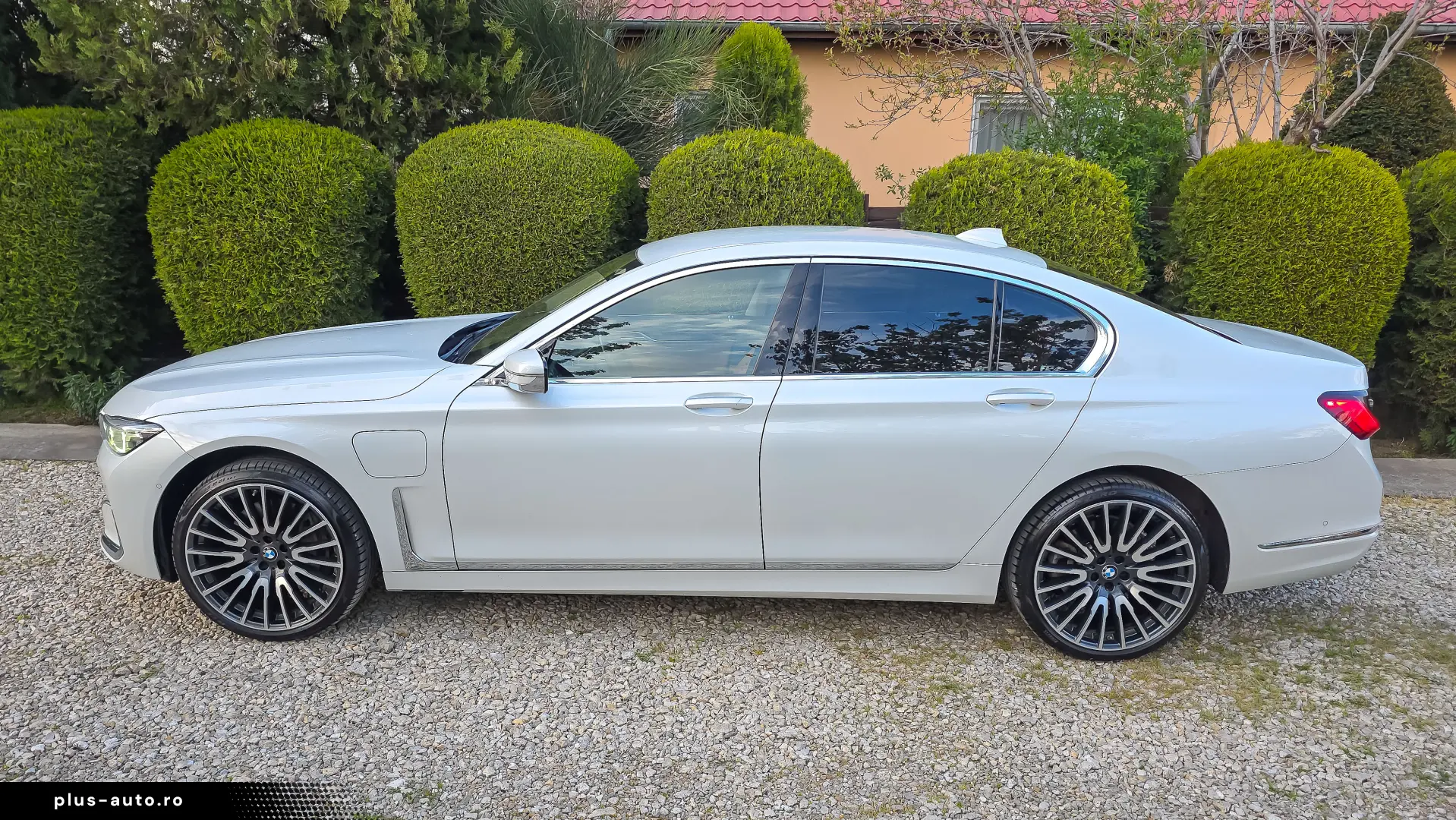 BMW 745