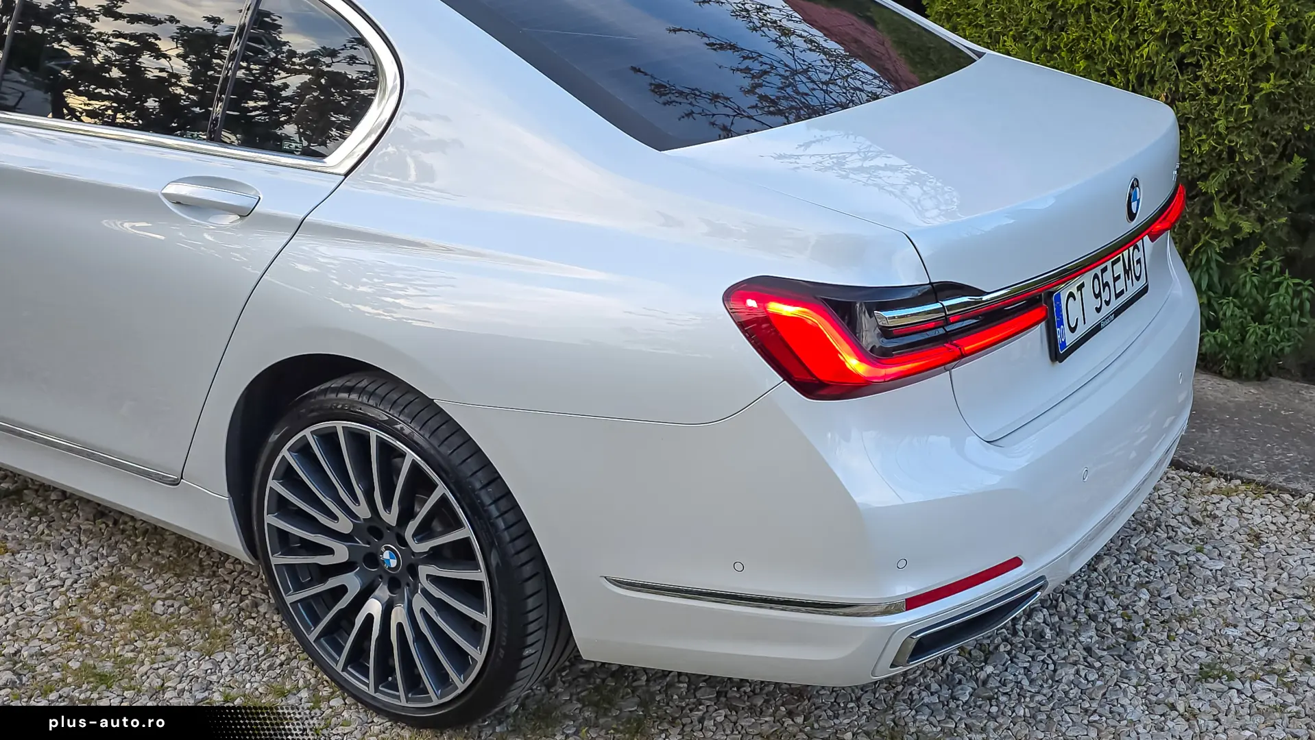 BMW 745
