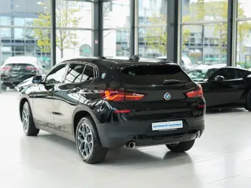 BMW X2 sDrive 18 i ADVANTAGE  LEDER NAVI  LED 1.HAND