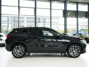 BMW X2 sDrive 18 i ADVANTAGE  LEDER NAVI  LED 1.HAND