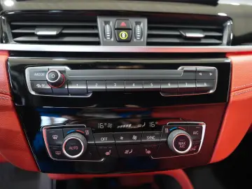 BMW X2 sDrive 18 i ADVANTAGE  LEDER NAVI  LED 1.HAND