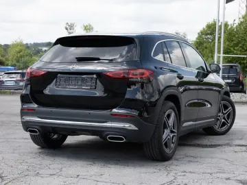 MERCEDES-BENZ GLA 200 AMG-Sport LED Cam Pano AHK EAS…