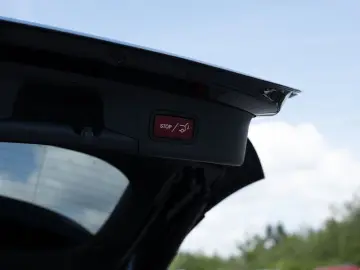 MERCEDES-BENZ GLA 200 AMG-Sport LED Cam Pano AHK EAS…