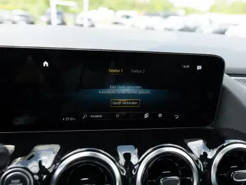MERCEDES-BENZ GLA 200 AMG-Sport LED Cam Pano AHK EAS…