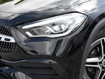 MERCEDES-BENZ GLA 200 AMG-Sport LED Cam Pano AHK EAS…