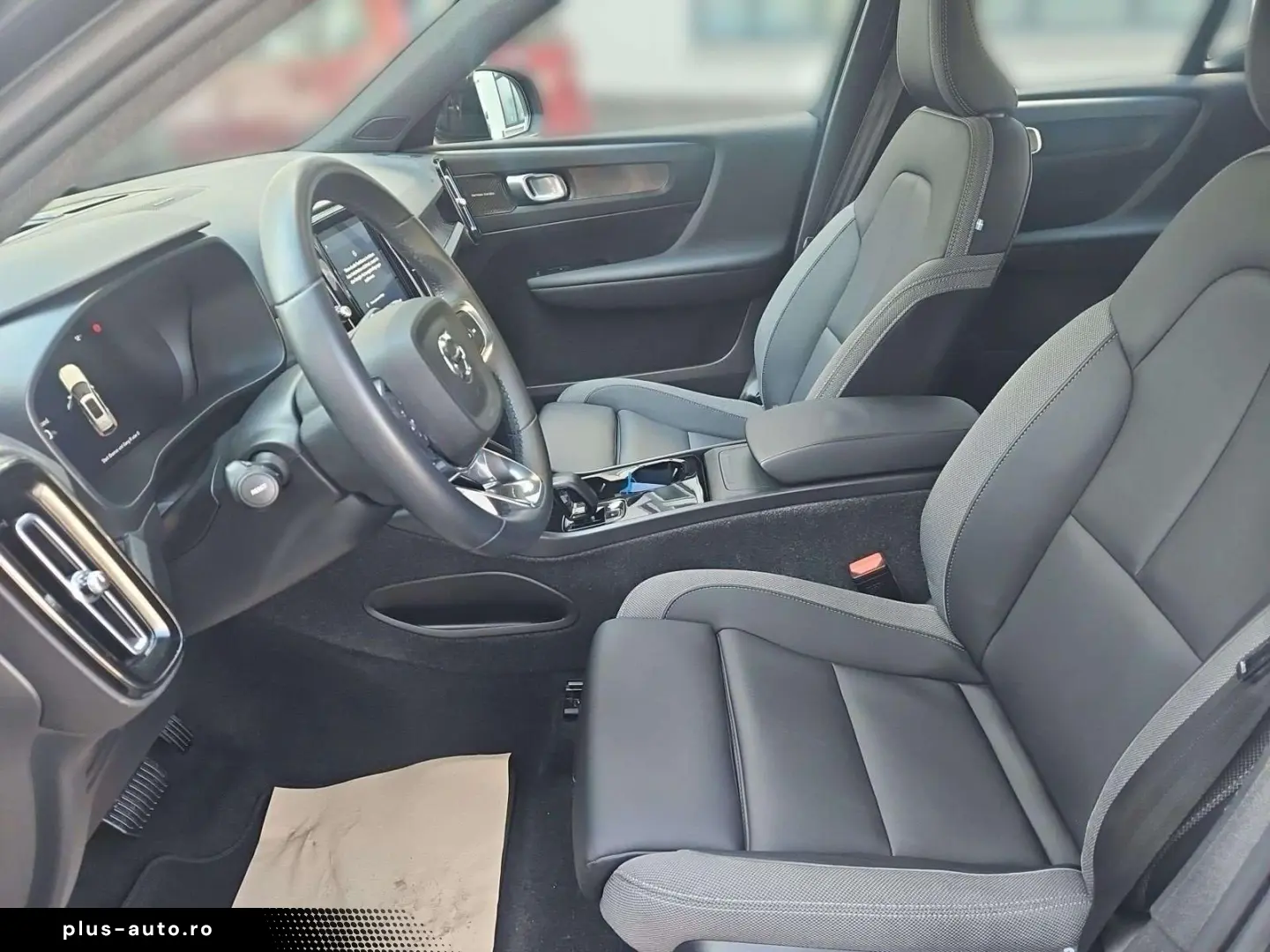 VOLVO XC40 Plus Recharge Pure Electric 2WD