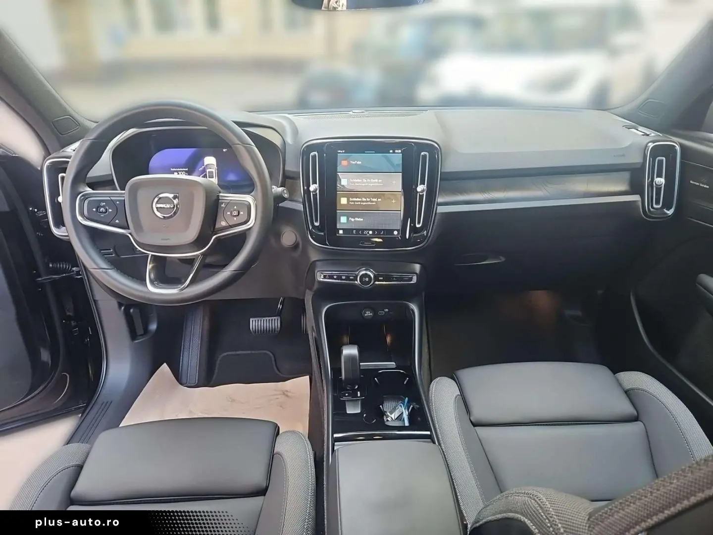 VOLVO XC40 Plus Recharge Pure Electric 2WD