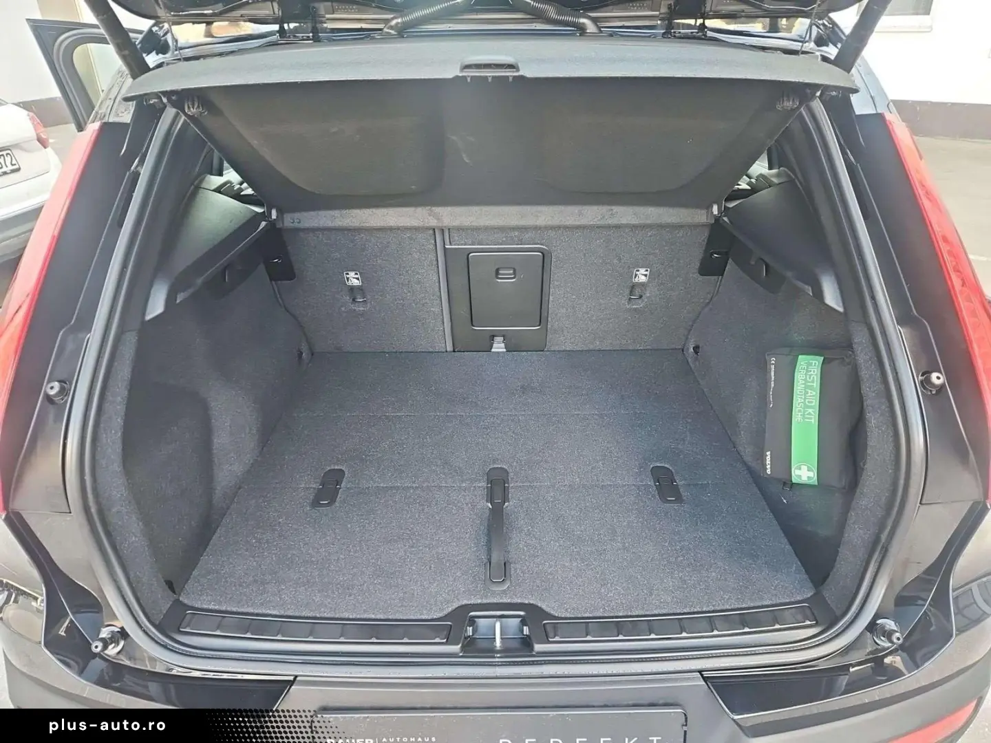 VOLVO XC40 Plus Recharge Pure Electric 2WD