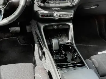 VOLVO XC40 Ultimate Recharge Pure Electric AWD StandHZ