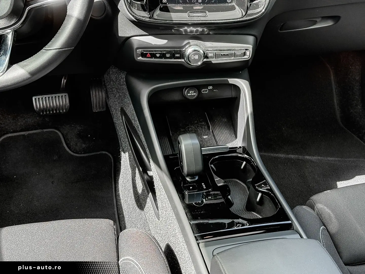 VOLVO XC40 Ultimate Recharge Pure Electric AWD StandHZ