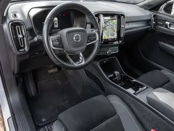 VOLVO XC40 Ultimate Recharge Pure Electric AWD Twin St