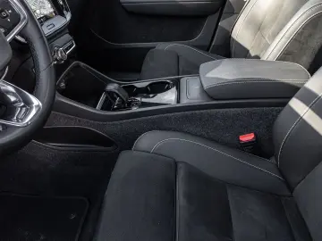 VOLVO XC40 Ultimate Recharge Pure Electric AWD Twin St