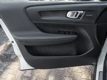 VOLVO XC40 Ultimate Recharge Pure Electric AWD Twin St