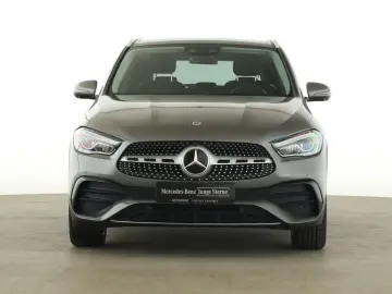 MERCEDES-BENZ GLA 200 AMG AHK PANO 360  DISTR KEYLES…