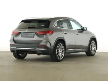 MERCEDES-BENZ GLA 200 AMG AHK PANO 360  DISTR KEYLES…
