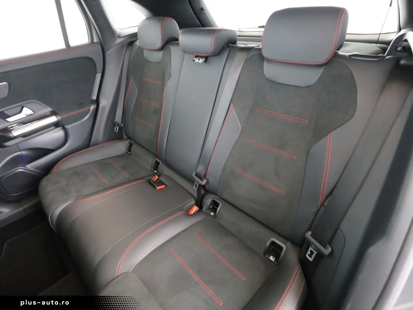 MERCEDES-BENZ GLA 200 AMG AHK PANO 360  DISTR KEYLES&hellip;
