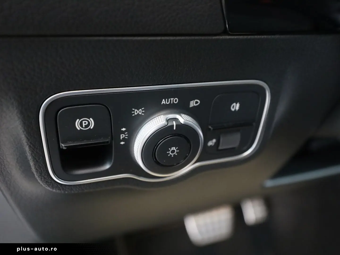 MERCEDES-BENZ GLA 200 AMG AHK PANO 360  DISTR KEYLES&hellip;