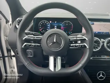 MERCEDES-BENZ GLA 200 d AMG Adv.  PANO AHK EASY-P. T…