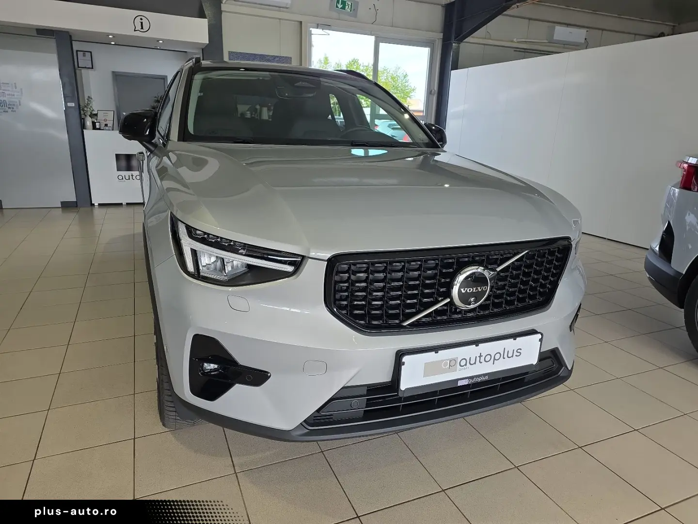 VOLVO XC40 B4 Plus Dark ACC BLIS 360  Leder Pixel-LED
