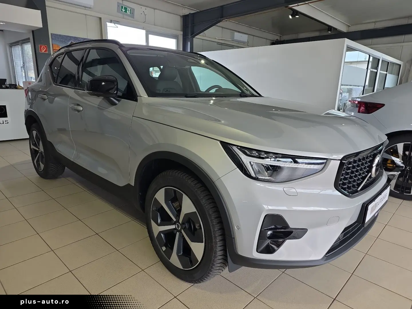 VOLVO XC40 B4 Plus Dark ACC BLIS 360  Leder Pixel-LED