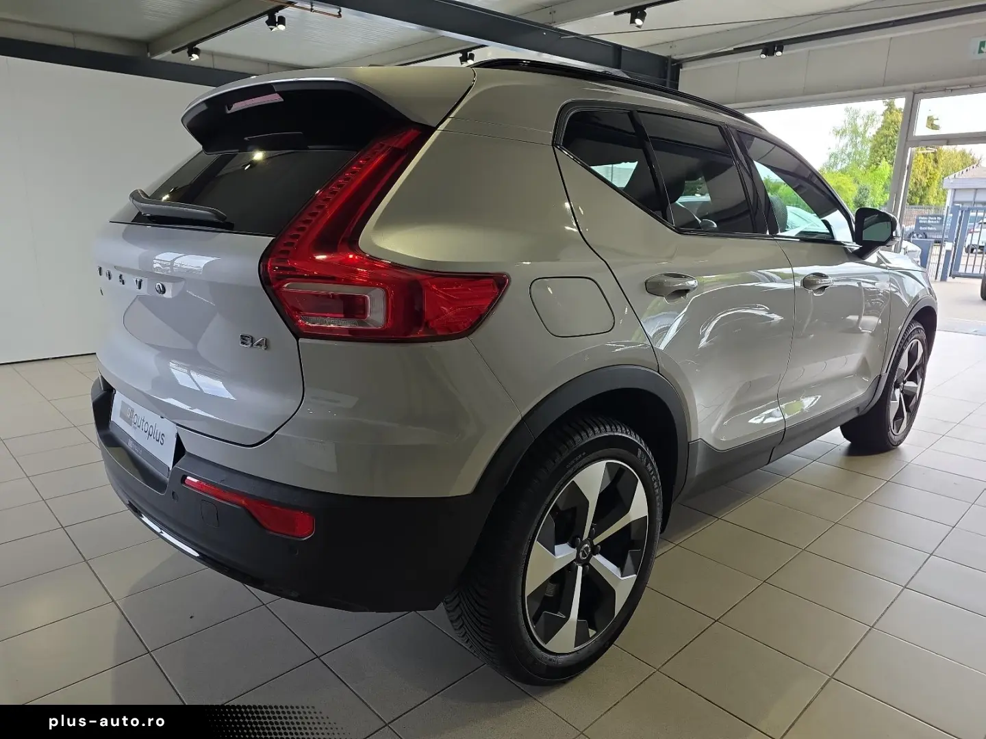VOLVO XC40 B4 Plus Dark ACC BLIS 360  Leder Pixel-LED