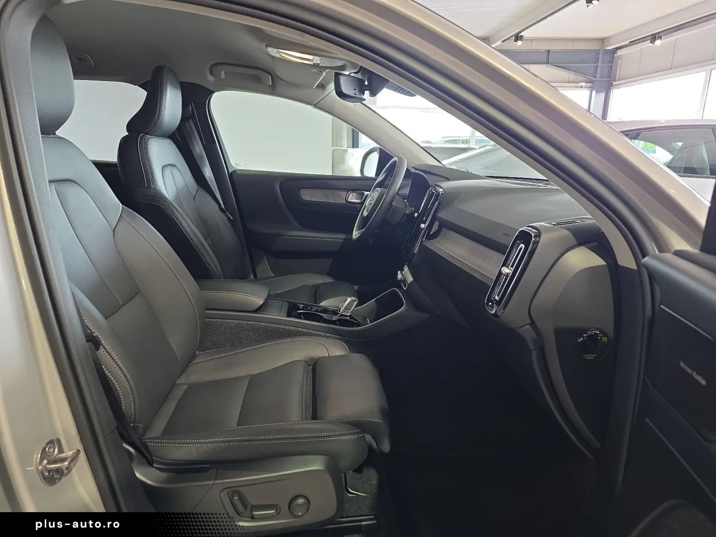 VOLVO XC40 B4 Plus Dark ACC BLIS 360  Leder Pixel-LED