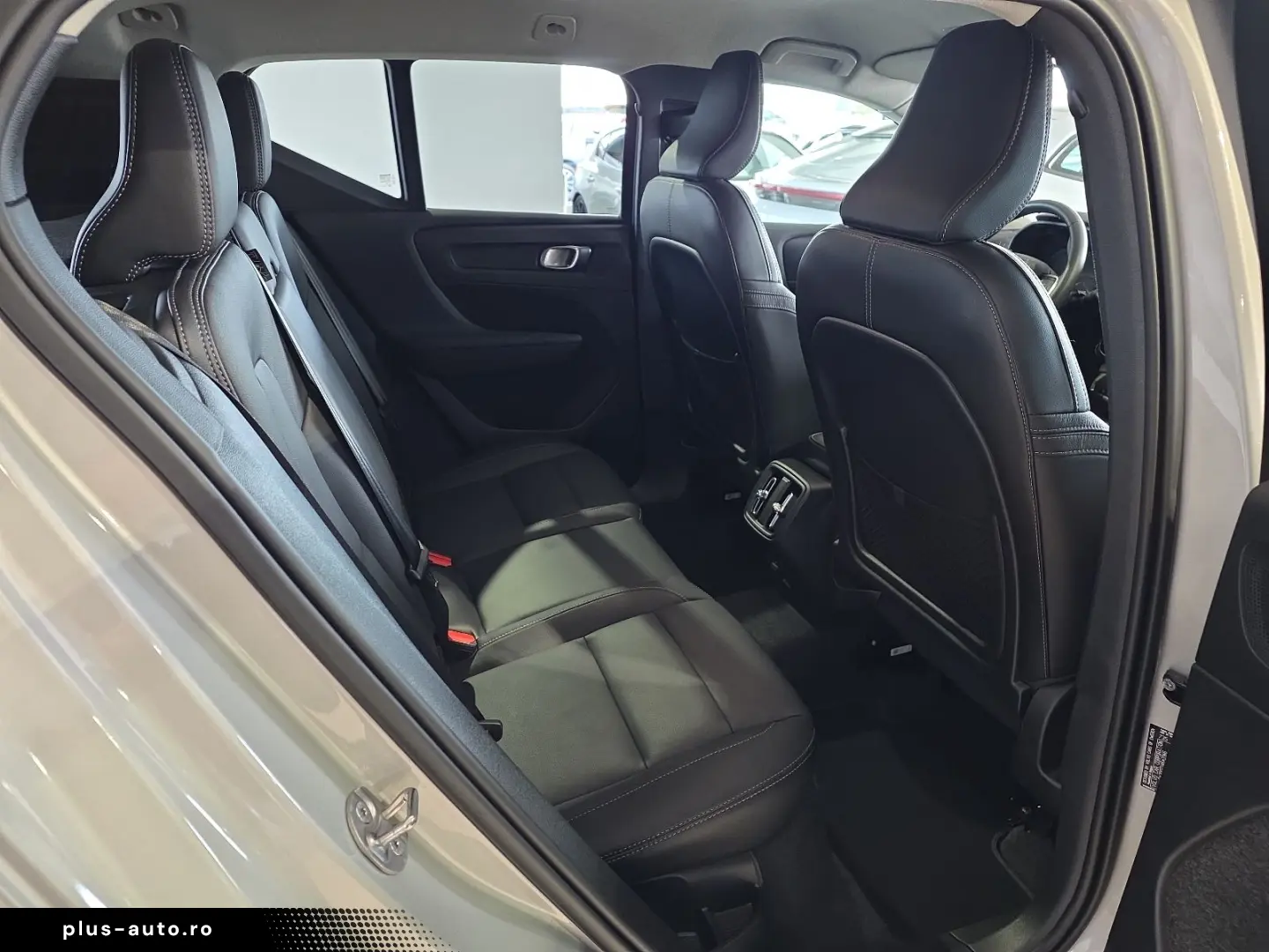 VOLVO XC40 B4 Plus Dark ACC BLIS 360  Leder Pixel-LED