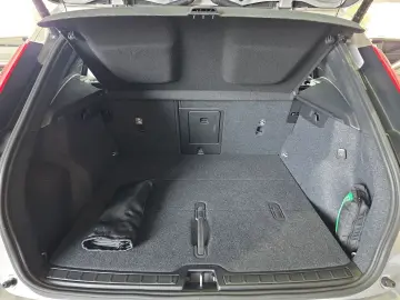 VOLVO XC40 B4 Plus Dark ACC BLIS 360  Leder Pixel-LED