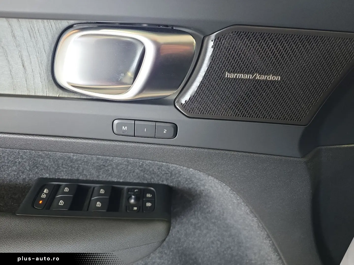 VOLVO XC40 B4 Plus Dark ACC BLIS 360  Leder Pixel-LED