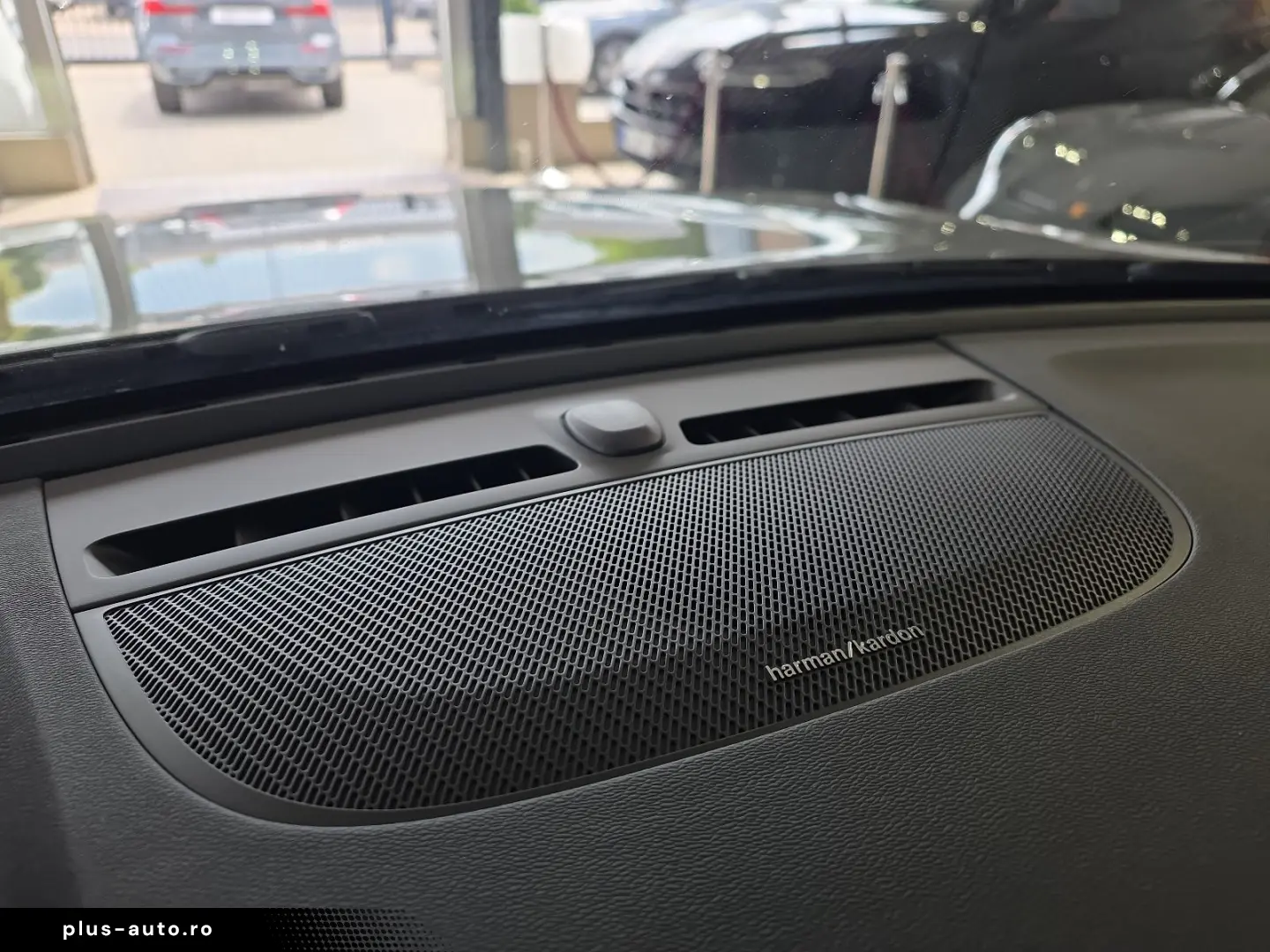 VOLVO XC40 B4 Plus Dark ACC BLIS 360  Leder Pixel-LED