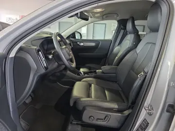 VOLVO XC40 B4 Plus Dark ACC BLIS 360  Leder Pixel-LED