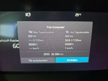 VOLVO XC40 B4 Plus Dark ACC BLIS 360  Leder Pixel-LED