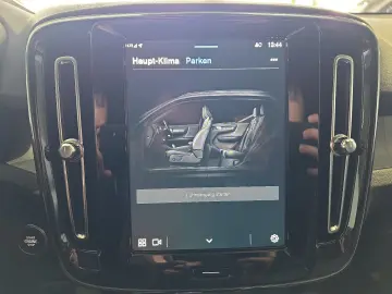 VOLVO XC40 B4 Plus Dark ACC BLIS 360  Leder Pixel-LED