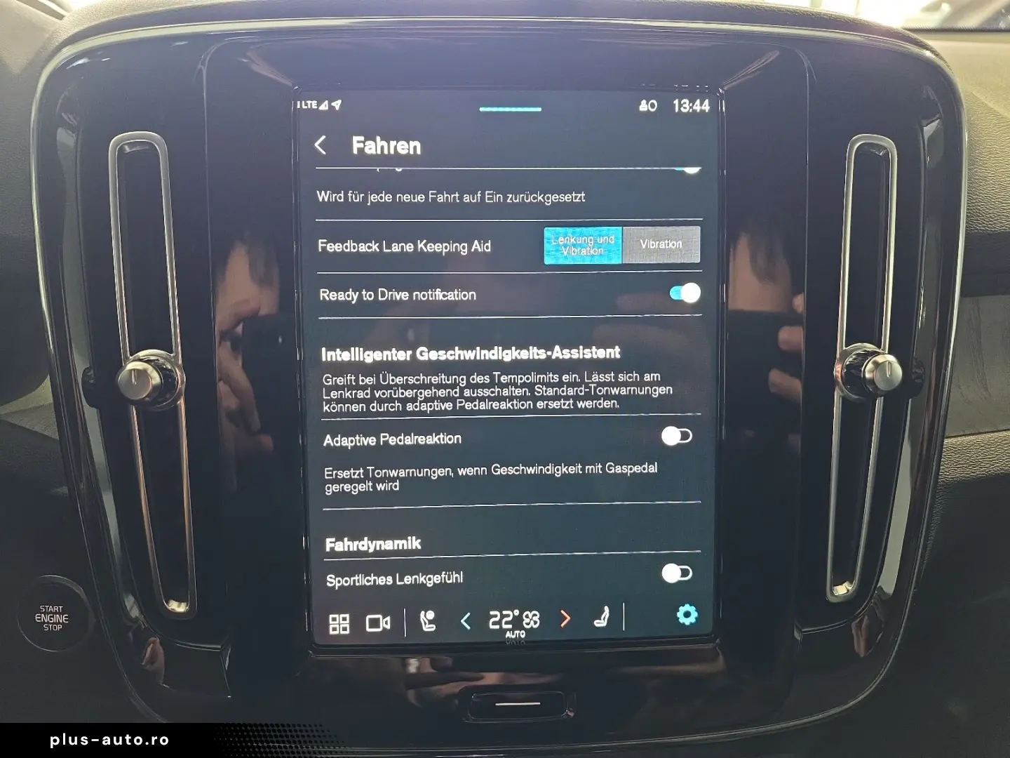 VOLVO XC40 B4 Plus Dark ACC BLIS 360  Leder Pixel-LED