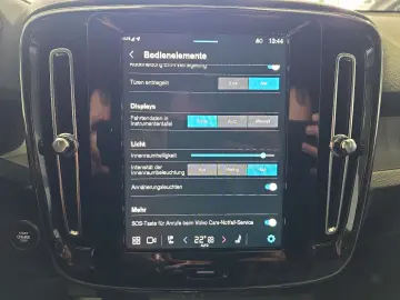 VOLVO XC40 B4 Plus Dark ACC BLIS 360  Leder Pixel-LED