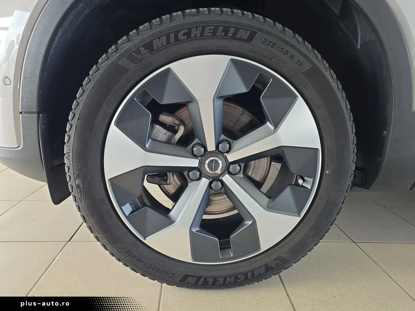 VOLVO XC40 B4 Plus Dark ACC BLIS 360  Leder Pixel-LED